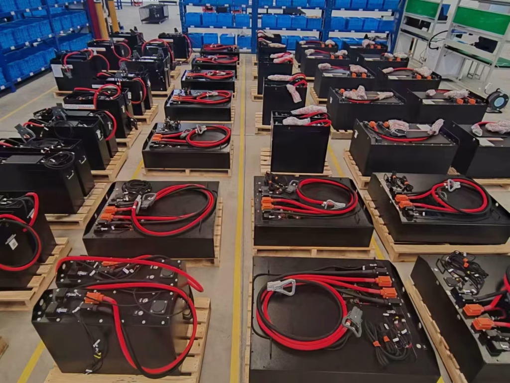 Batería de litio para carretilla: 7 ventajas estratégicas para tu almacén